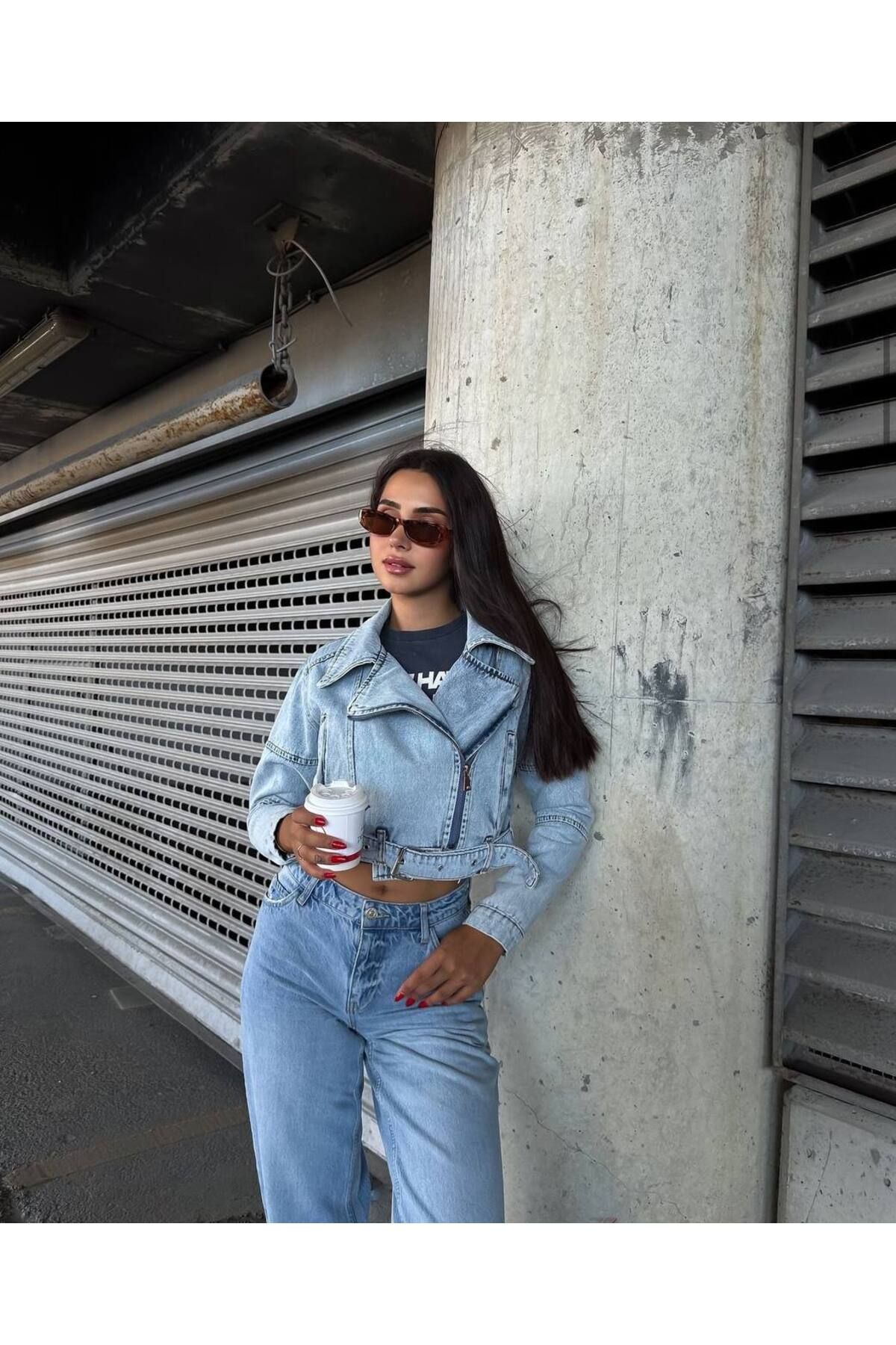 KEMERLİ CROP KOT CEKET KEMERLİ CROP KOT CEKET
