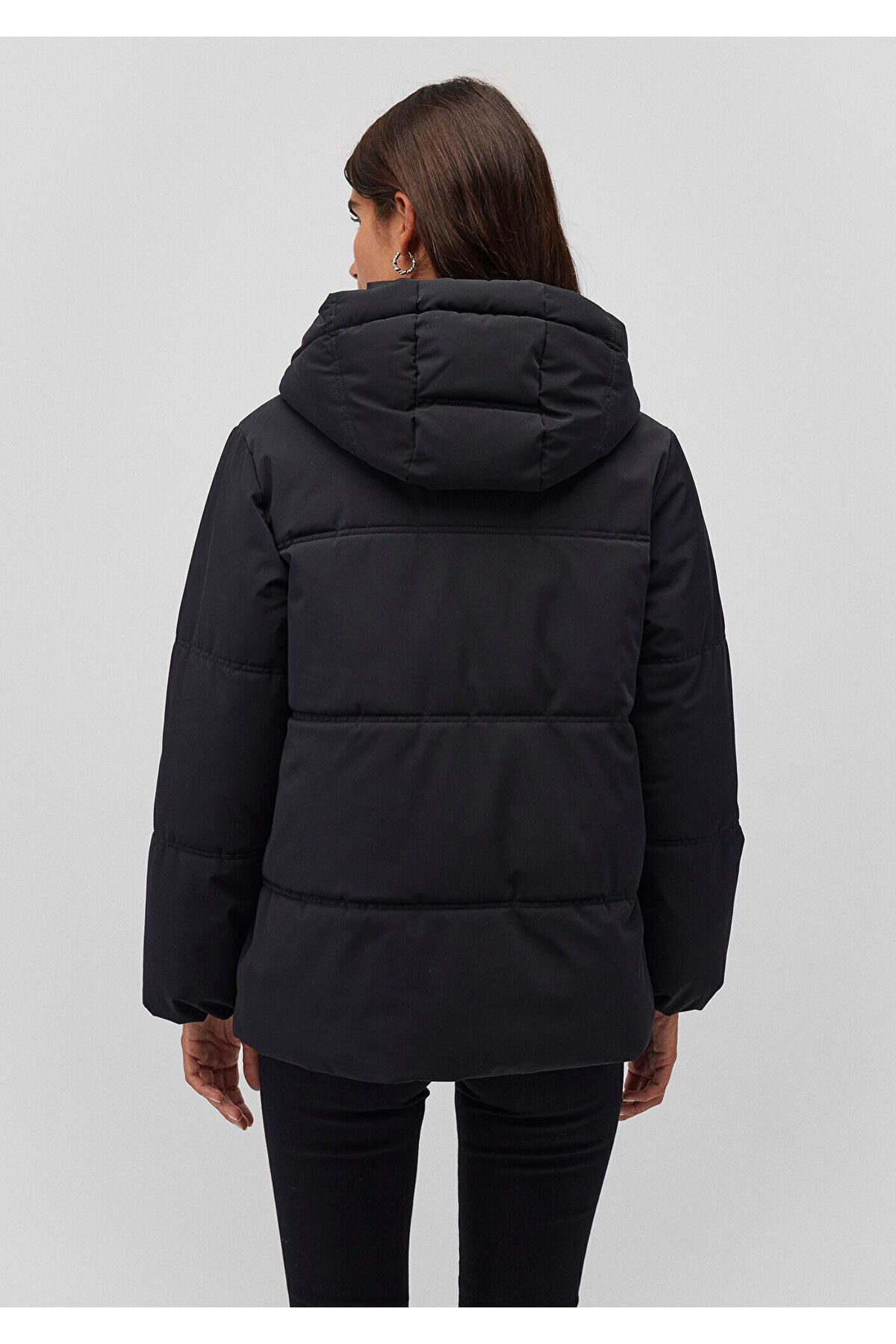 Kapüşonlu Siyah Şişme Mont Loose Fit / Bol Rahat Kesim 1110445-900 Kapüşonlu Siyah Şişme Mont Loose Fit / Bol Rahat Kesim 1110445-900