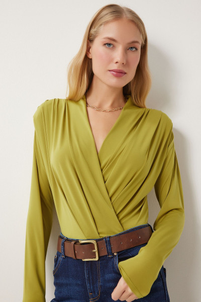 Kadın Yağ Yeşili Anvelop Yaka Vatkalı Çıtçıtlı Sandy Bluz ZH00039 Kadın Yağ Yeşili Anvelop Yaka Vatkalı Çıtçıtlı Sandy Bluz ZH00039