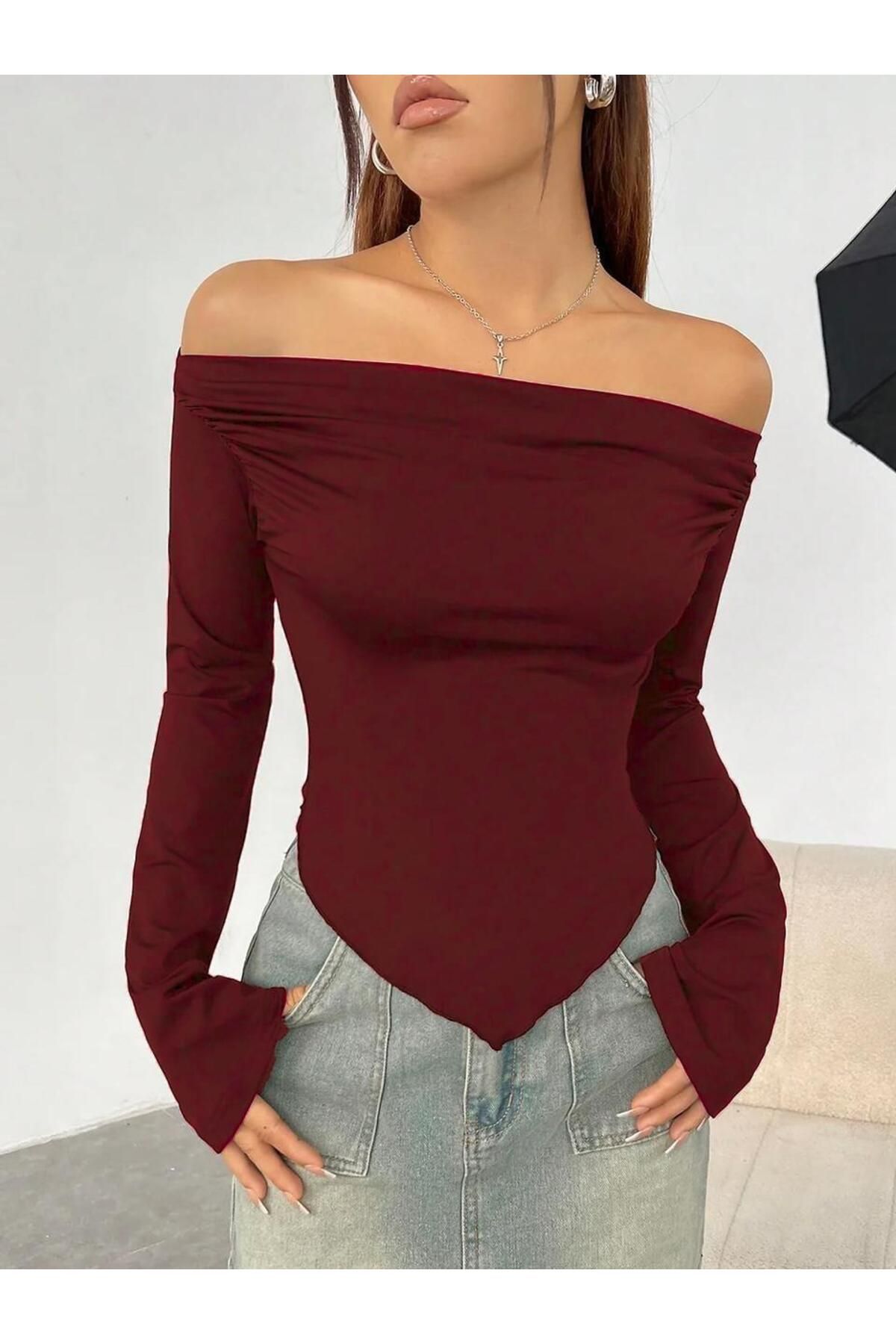 Straplez Büzgü Detaylı Uzun Kollu Bluz Straplez Büzgü Detaylı Uzun Kollu Bluz