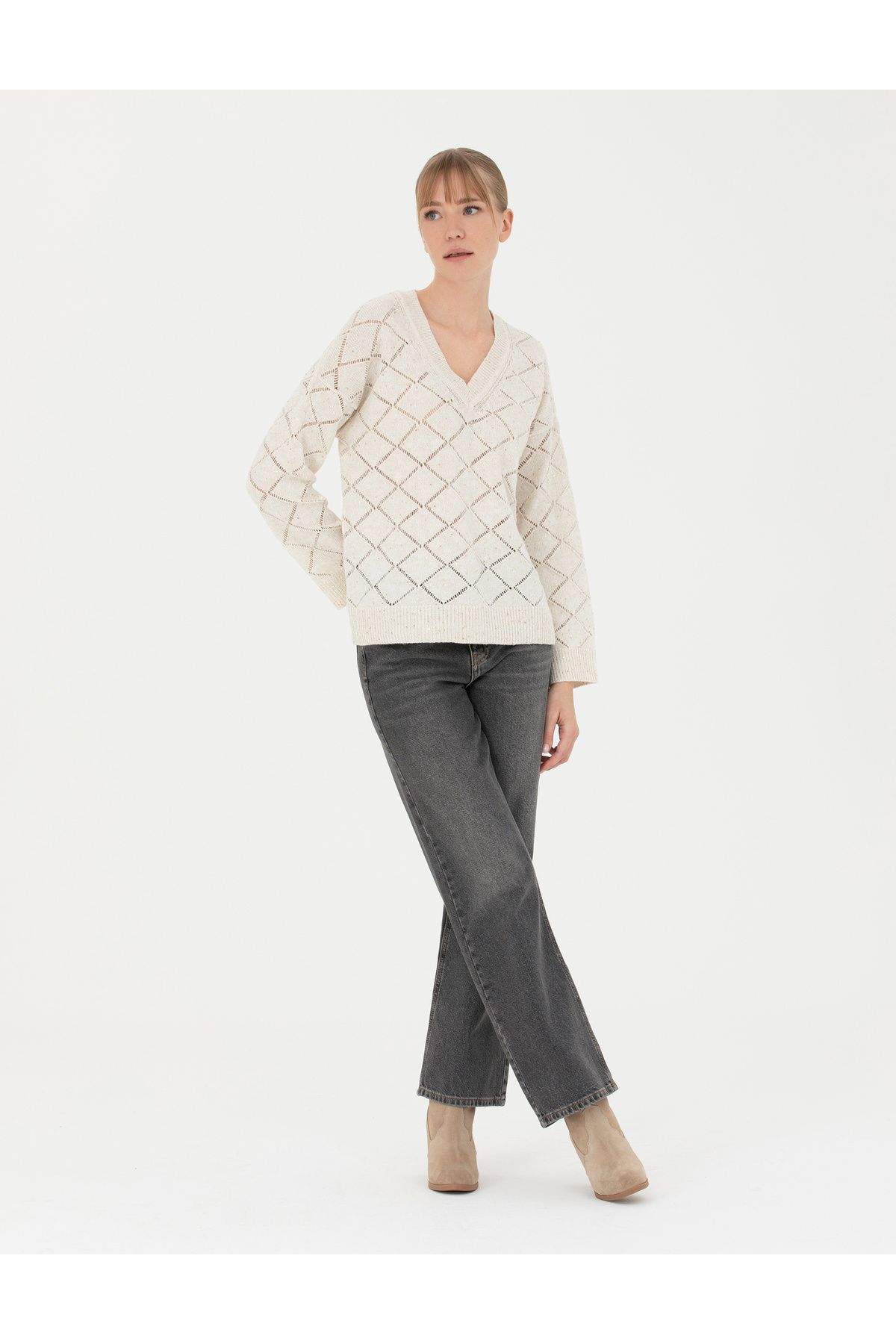Krem Comfort Fit V Yaka Kazak 50280228-VR071 Krem Comfort Fit V Yaka Kazak 50280228-VR071