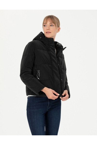 Siyah Kapüşonlu Bomber Mont 50272224-VR046 Siyah Kapüşonlu Bomber Mont 50272224-VR046