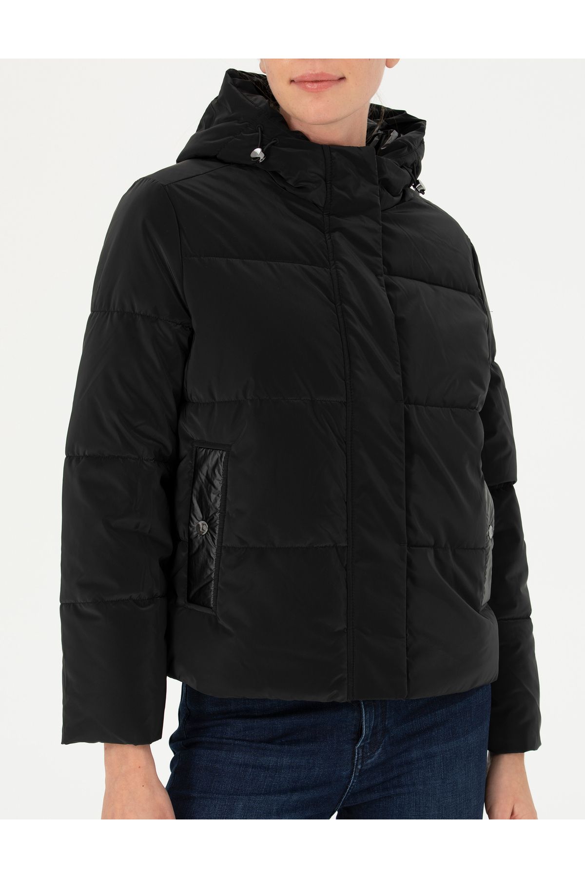 Siyah Kapüşonlu Bomber Mont 50272224-VR046 Siyah Kapüşonlu Bomber Mont 50272224-VR046