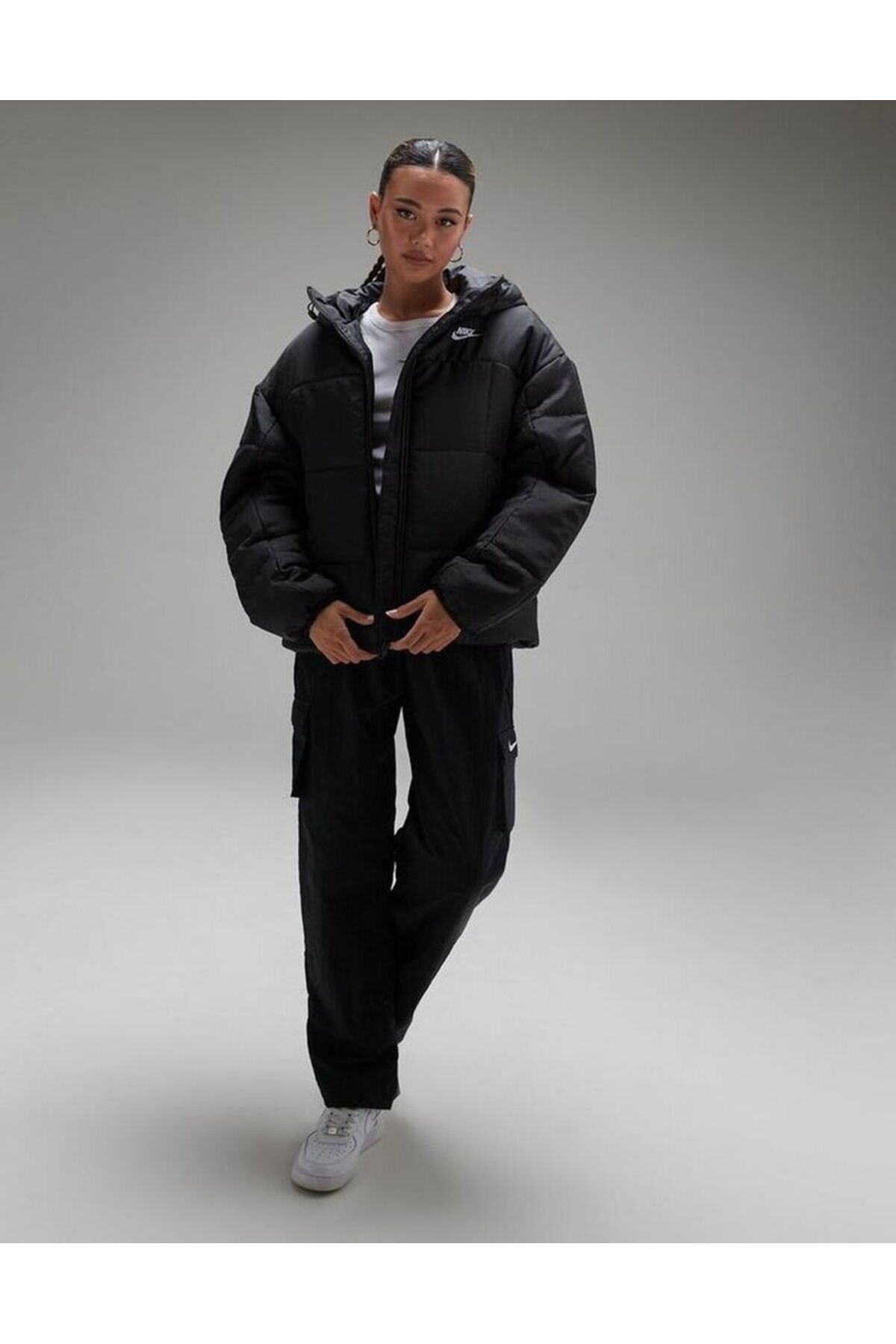 Sportswear Classic Puffer Therma-fıt Bol Kesim Kadın Montu Sportswear Classic Puffer Therma-fıt Bol Kesim Kadın Montu