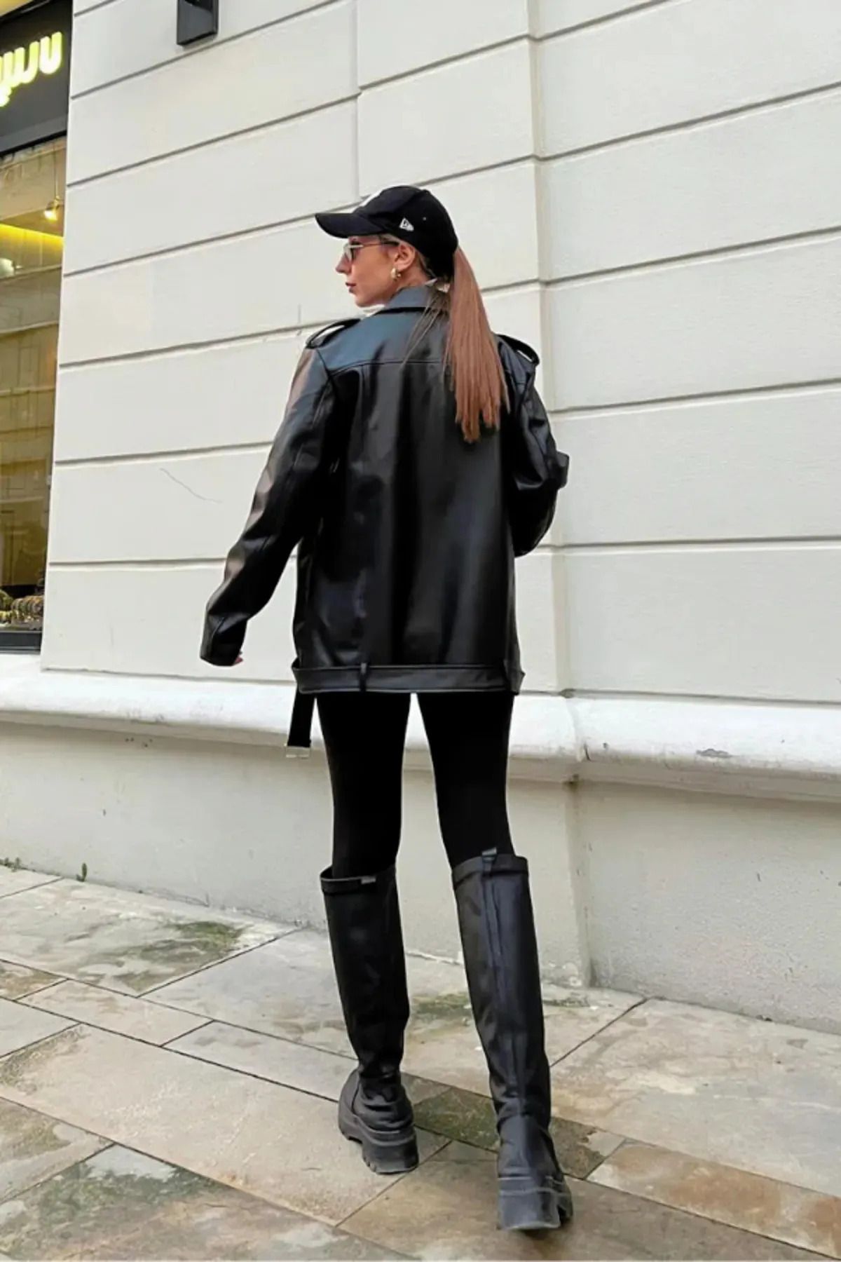 Oversize Uzun Kadın Siyah Deri Ceket Oversize Uzun Kadın Siyah Deri Ceket