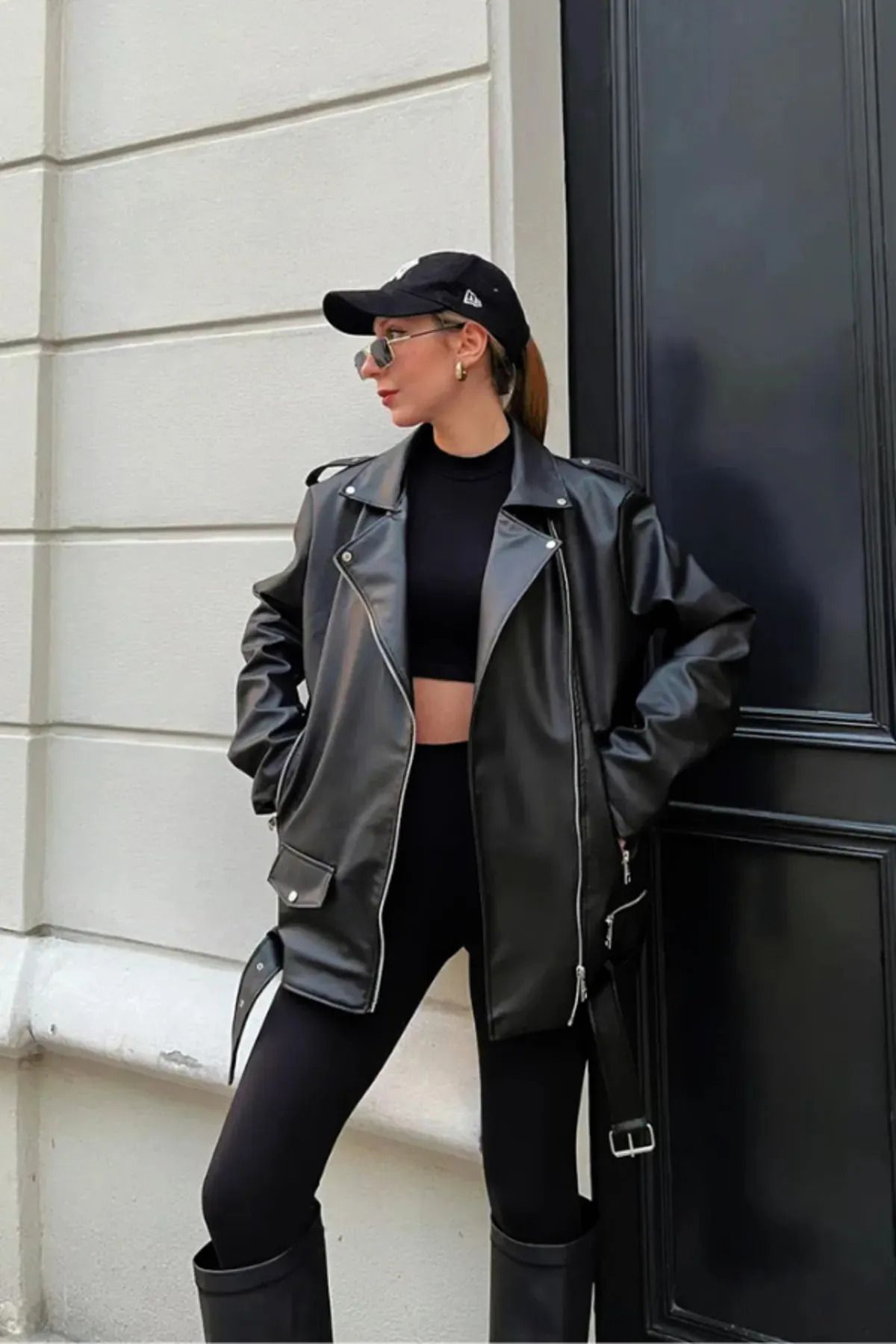 Oversize Uzun Kadın Siyah Deri Ceket Oversize Uzun Kadın Siyah Deri Ceket