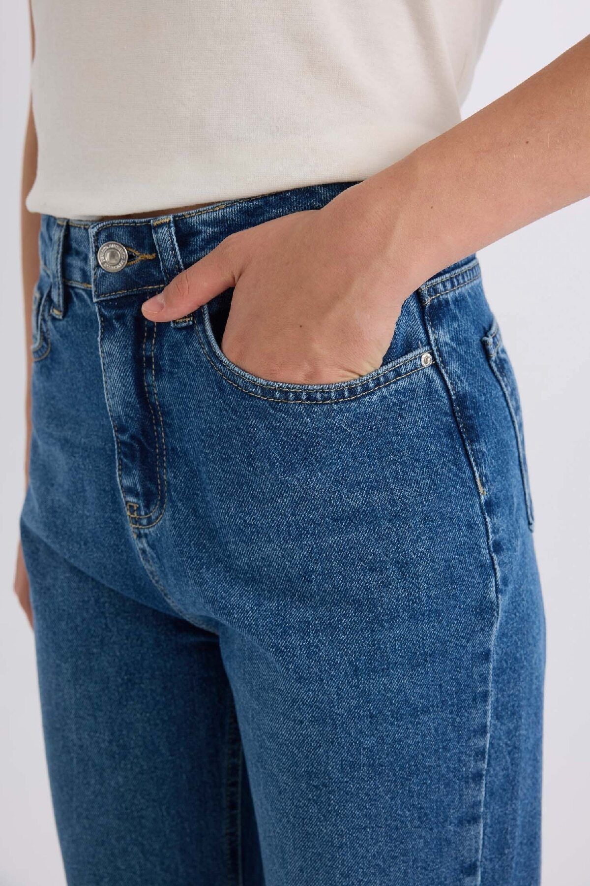 Straight Fit Yüksek Bel Bilek Boy Jean Yıkamalı Pantolon E0734AX24WN Straight Fit Yüksek Bel Bilek Boy Jean Yıkamalı Pantolon E0734AX24WN