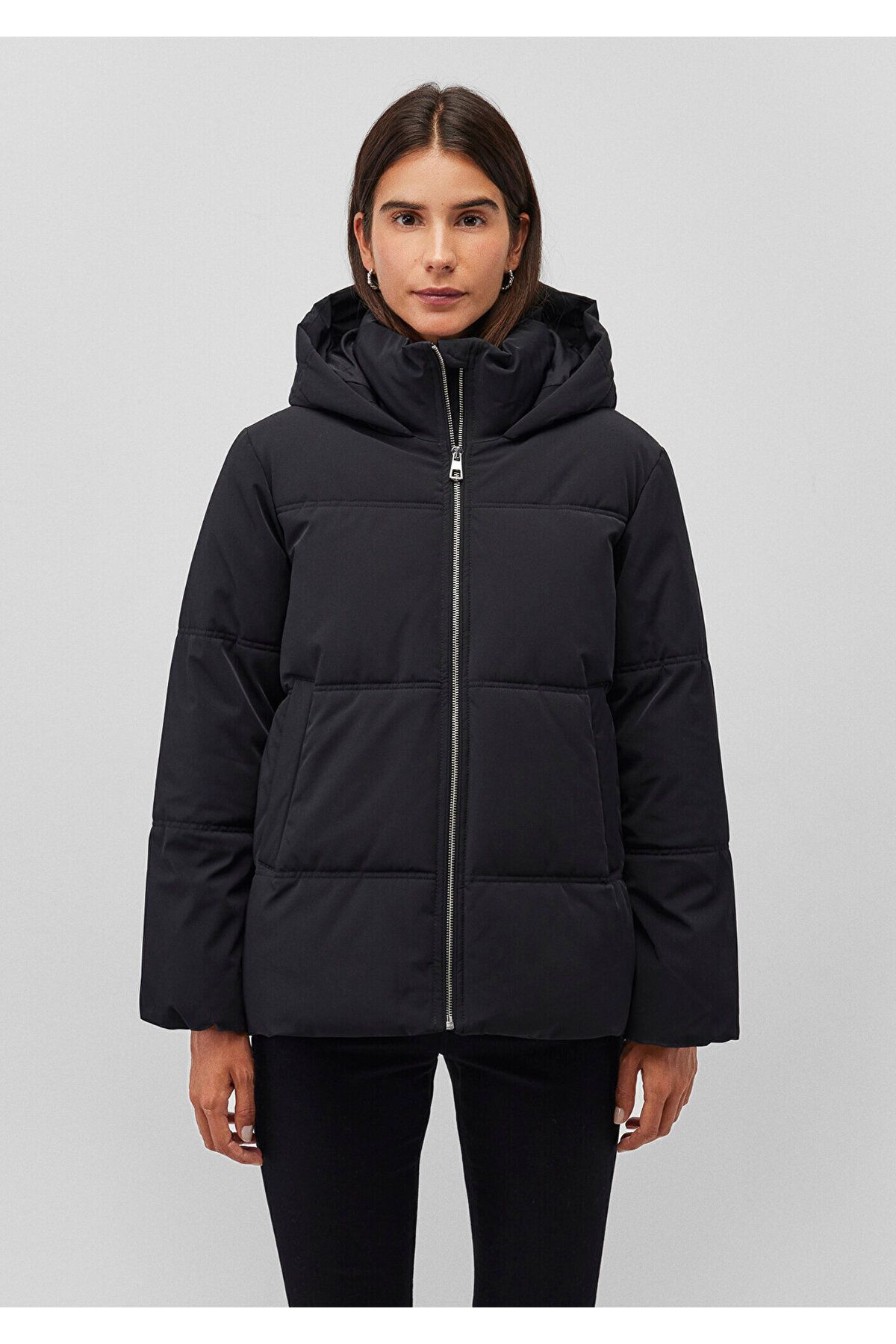 Kapüşonlu Siyah Şişme Mont Loose Fit / Bol Rahat Kesim 1110445-900 Kapüşonlu Siyah Şişme Mont Loose Fit / Bol Rahat Kesim 1110445-900