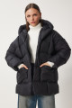 Kadın Siyah Kapüşonlu Oversize Şişme Mont RV00002 Kadın Siyah Kapüşonlu Oversize Şişme Mont RV00002