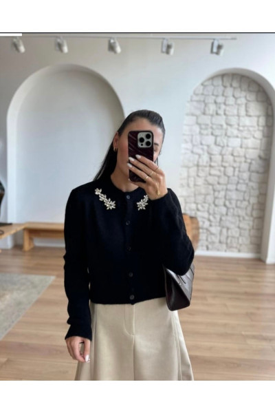 Yakası Taşlı Hırka Yakası Taşlı Hırka