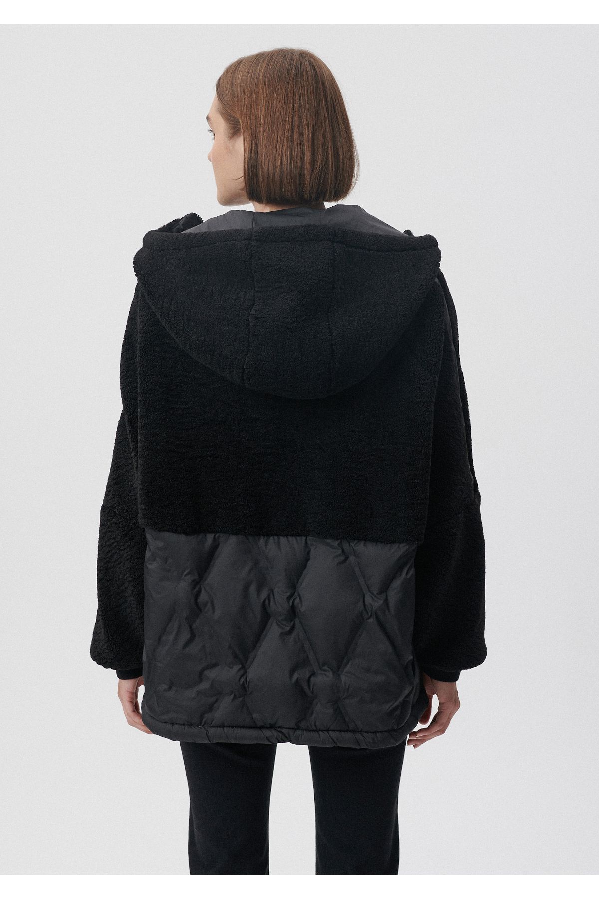 Kapüşonlu Siyah Sherpa Mont Loose Fit / Bol Rahat Kesim 1110215-900 Kapüşonlu Siyah Sherpa Mont Loose Fit / Bol Rahat Kesim 1110215-900