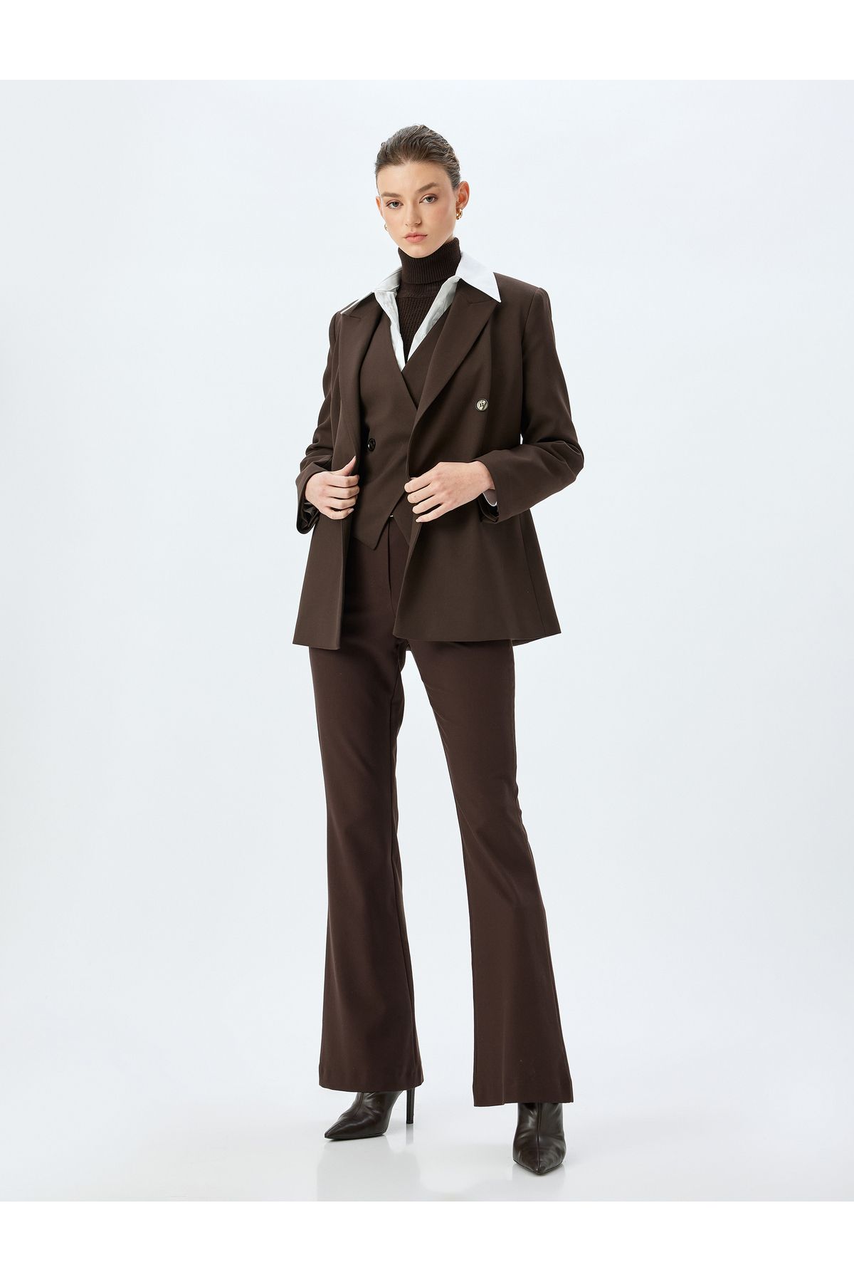 Slim Fit Cepli Kemerli İspanyol Paça Kumaş Pantolon Slim Fit Cepli Kemerli İspanyol Paça Kumaş Pantolon