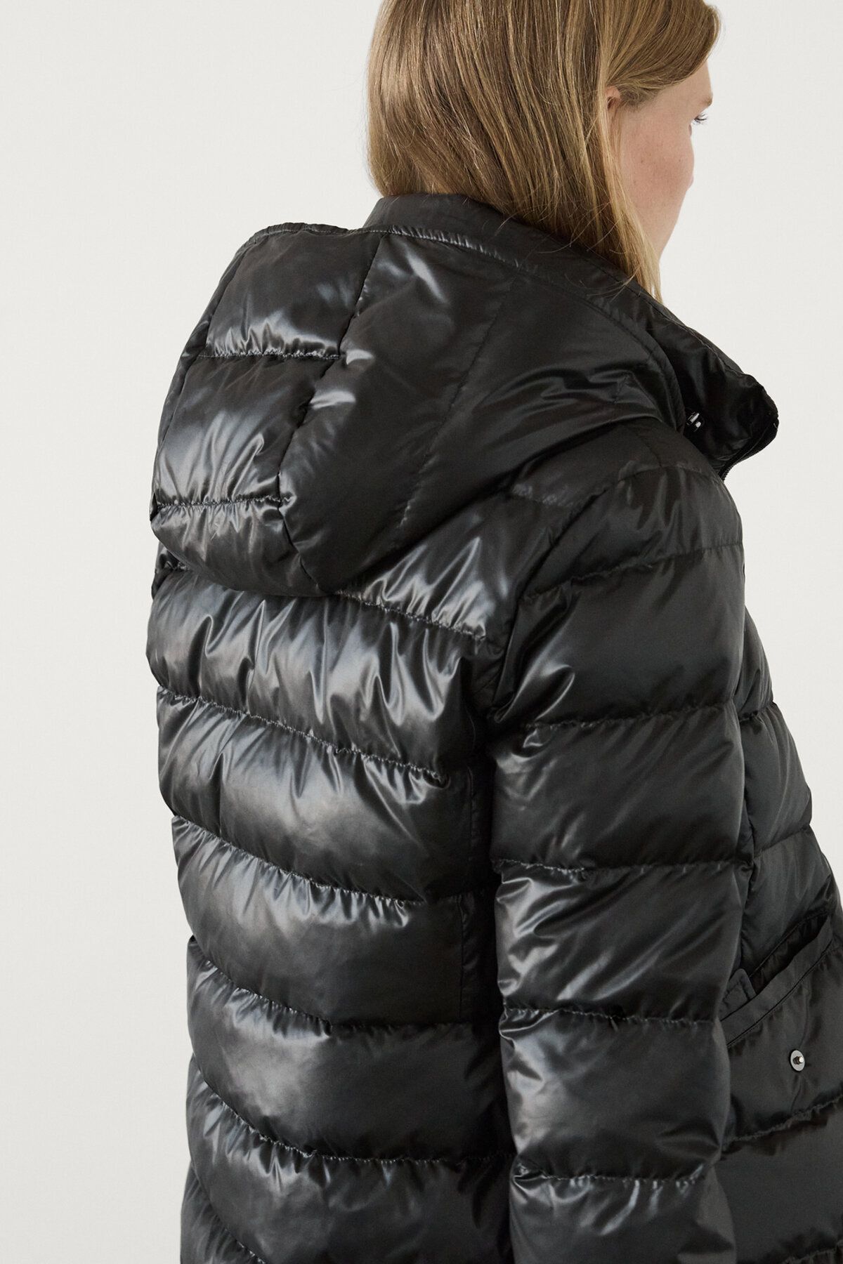 Kapüşonlu şişme mont Kapüşonlu şişme mont