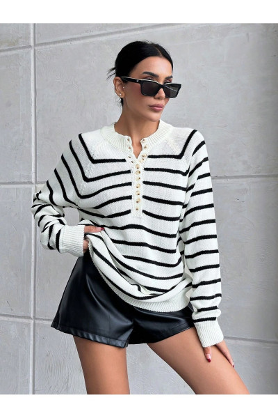 Kadın Yakası İlikli Balıkçı Yaka Çizgili Triko Kazak Kadın Yakası İlikli Balıkçı Yaka Çizgili Triko Kazak