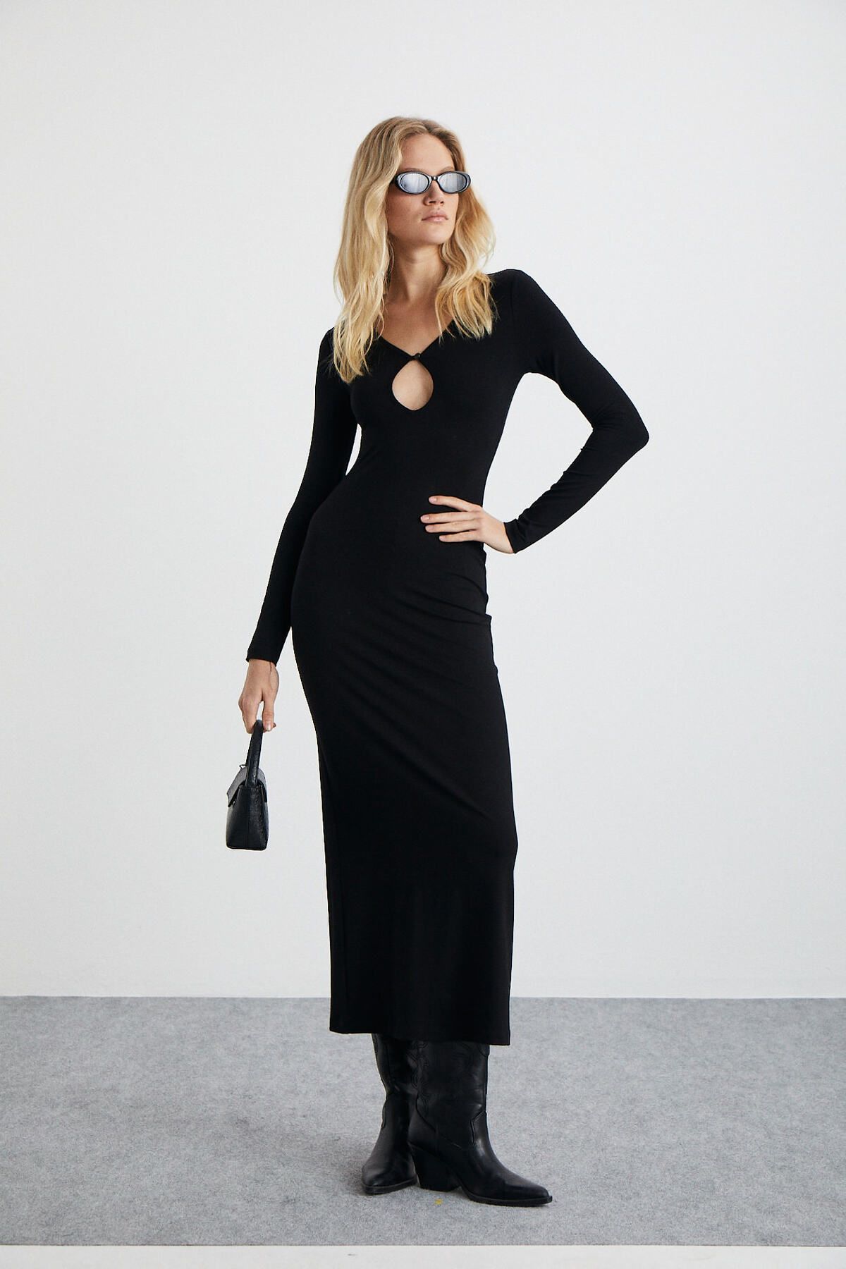 Lurvın Kadın Viscon Likralı Dekolte Yaka Vücüdü Saran Bodycon Maxi Siyah Elbise Lurvın Kadın Viscon Likralı Dekolte Yaka Vücüdü Saran Bodycon Maxi Siyah Elbise