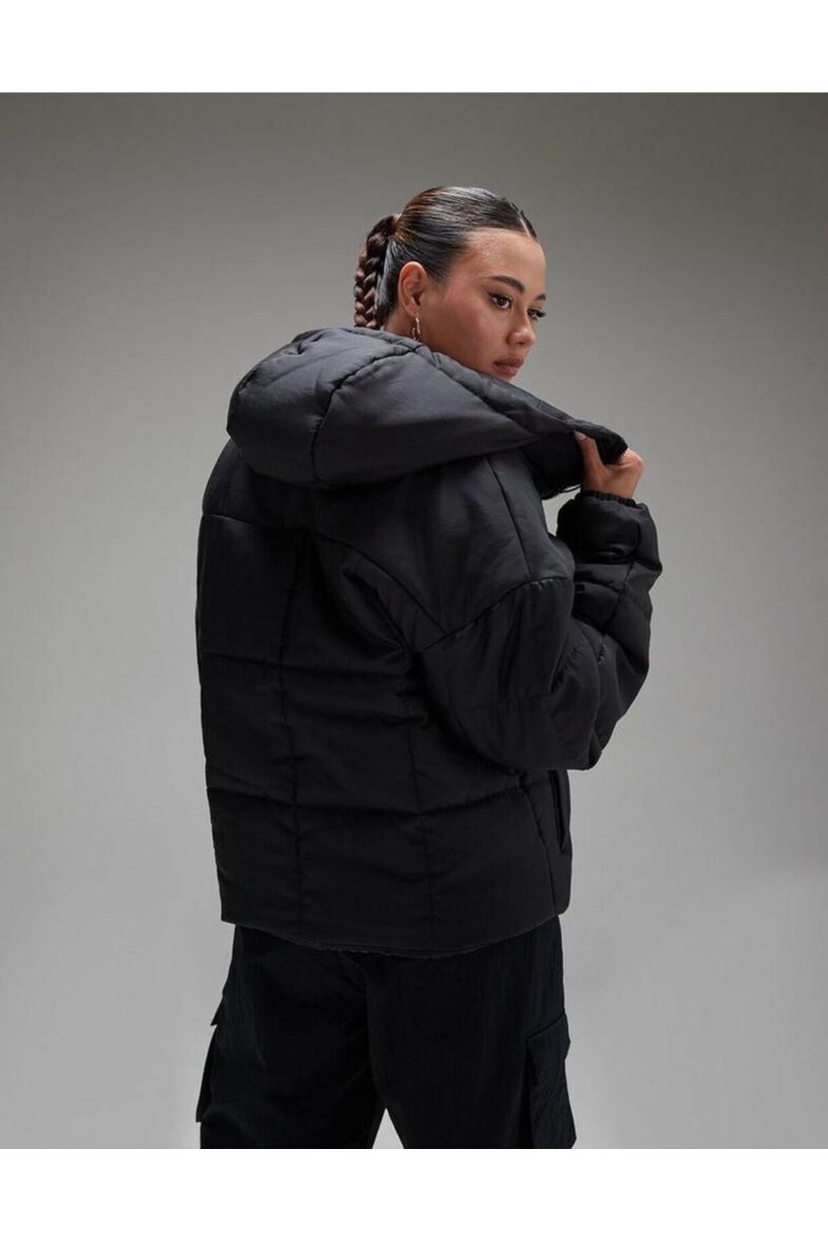 Sportswear Classic Puffer Therma-fıt Bol Kesim Kadın Montu Sportswear Classic Puffer Therma-fıt Bol Kesim Kadın Montu