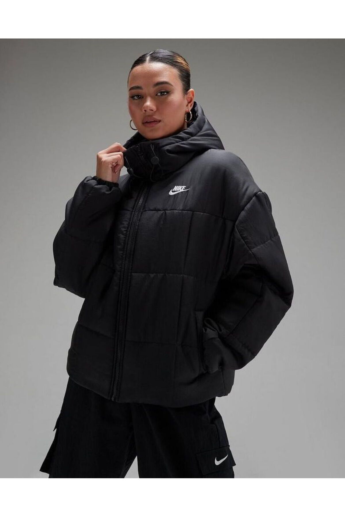 Sportswear Classic Puffer Therma-fıt Bol Kesim Kadın Montu