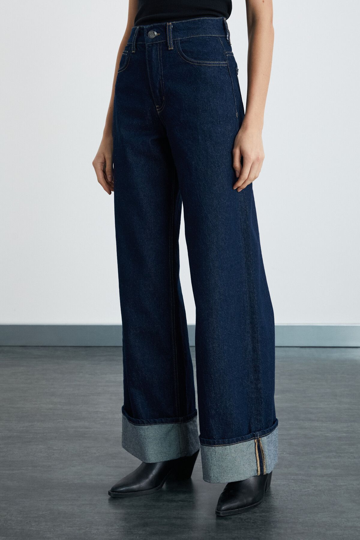 Reıne Kadın Regular Fit Yüksek Bel Katlamalı Paça Detaylı Premium Mavi Jeans Reıne Kadın Regular Fit Yüksek Bel Katlamalı Paça Detaylı Premium Mavi Jeans