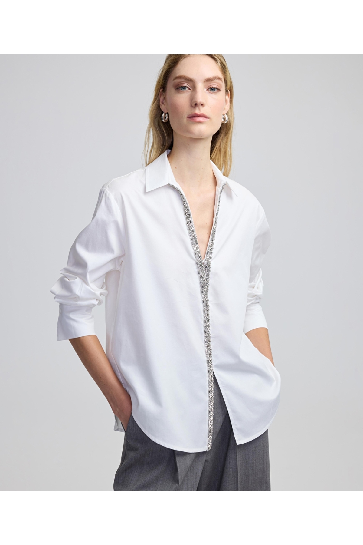 Kristal taşlı poplin gömlek Kristal taşlı poplin gömlek