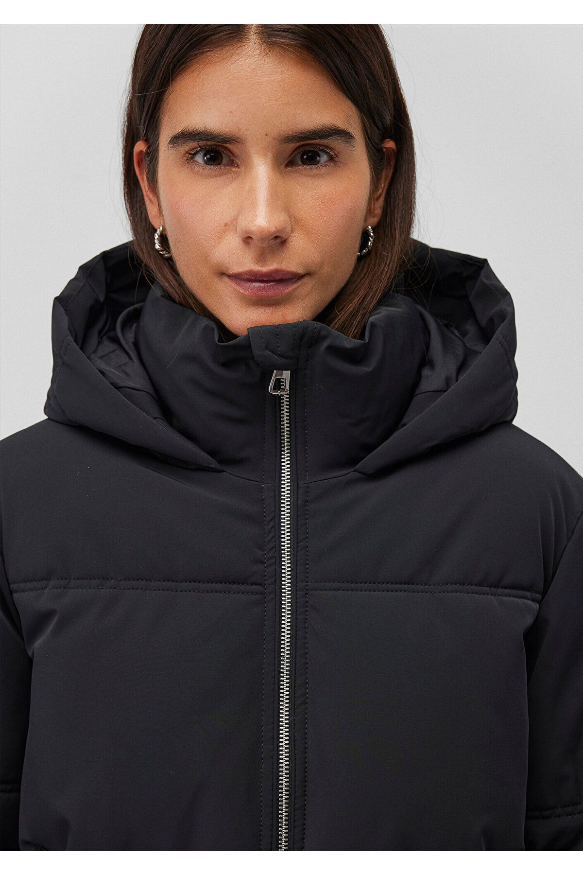 Kapüşonlu Siyah Şişme Mont Loose Fit / Bol Rahat Kesim 1110445-900 Kapüşonlu Siyah Şişme Mont Loose Fit / Bol Rahat Kesim 1110445-900