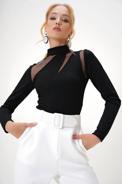 Kadın Siyah Dik Yaka Cut Out File Detaylı Örme Crep Bluz ALC-X13104