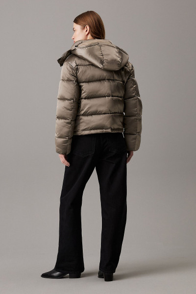 Logolu Parlak Saten Şişme Mont J20J224616PAV  MONT J20J224616 PAV Logolu Parlak Saten Şişme Mont J20J224616PAV  MONT J20J224616 PAV