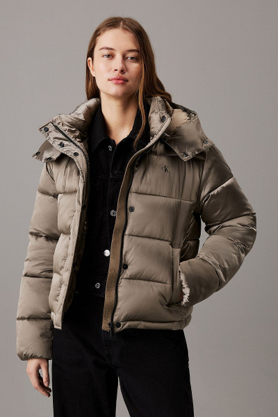 Logolu Parlak Saten Şişme Mont J20J224616PAV  MONT J20J224616 PAV Logolu Parlak Saten Şişme Mont J20J224616PAV  MONT J20J224616 PAV