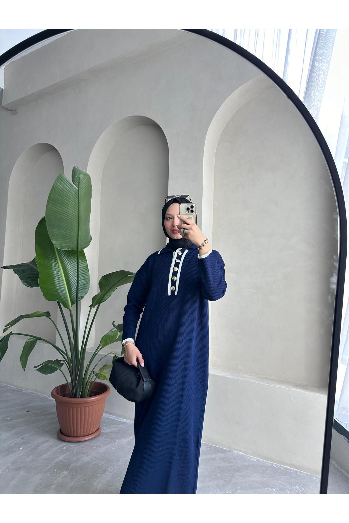 Oversize Düğmeli V Yaka Fitilli Triko Tesettür Elbise Fitilli Uzun Kışlık Tam Boy Elbise Oversize Düğmeli V Yaka Fitilli Triko Tesettür Elbise Fitilli Uzun Kışlık Tam Boy Elbise