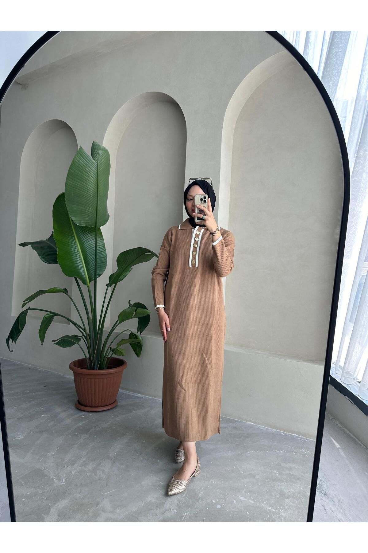 Oversize Düğmeli V Yaka Fitilli Triko Tesettür Elbise Fitilli Uzun Kışlık Tam Boy Elbise Oversize Düğmeli V Yaka Fitilli Triko Tesettür Elbise Fitilli Uzun Kışlık Tam Boy Elbise