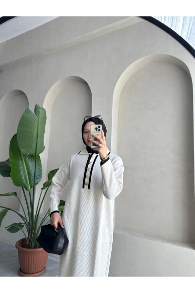 Oversize Düğmeli V Yaka Fitilli Triko Tesettür Elbise Fitilli Uzun Kışlık Tam Boy Elbise Oversize Düğmeli V Yaka Fitilli Triko Tesettür Elbise Fitilli Uzun Kışlık Tam Boy Elbise