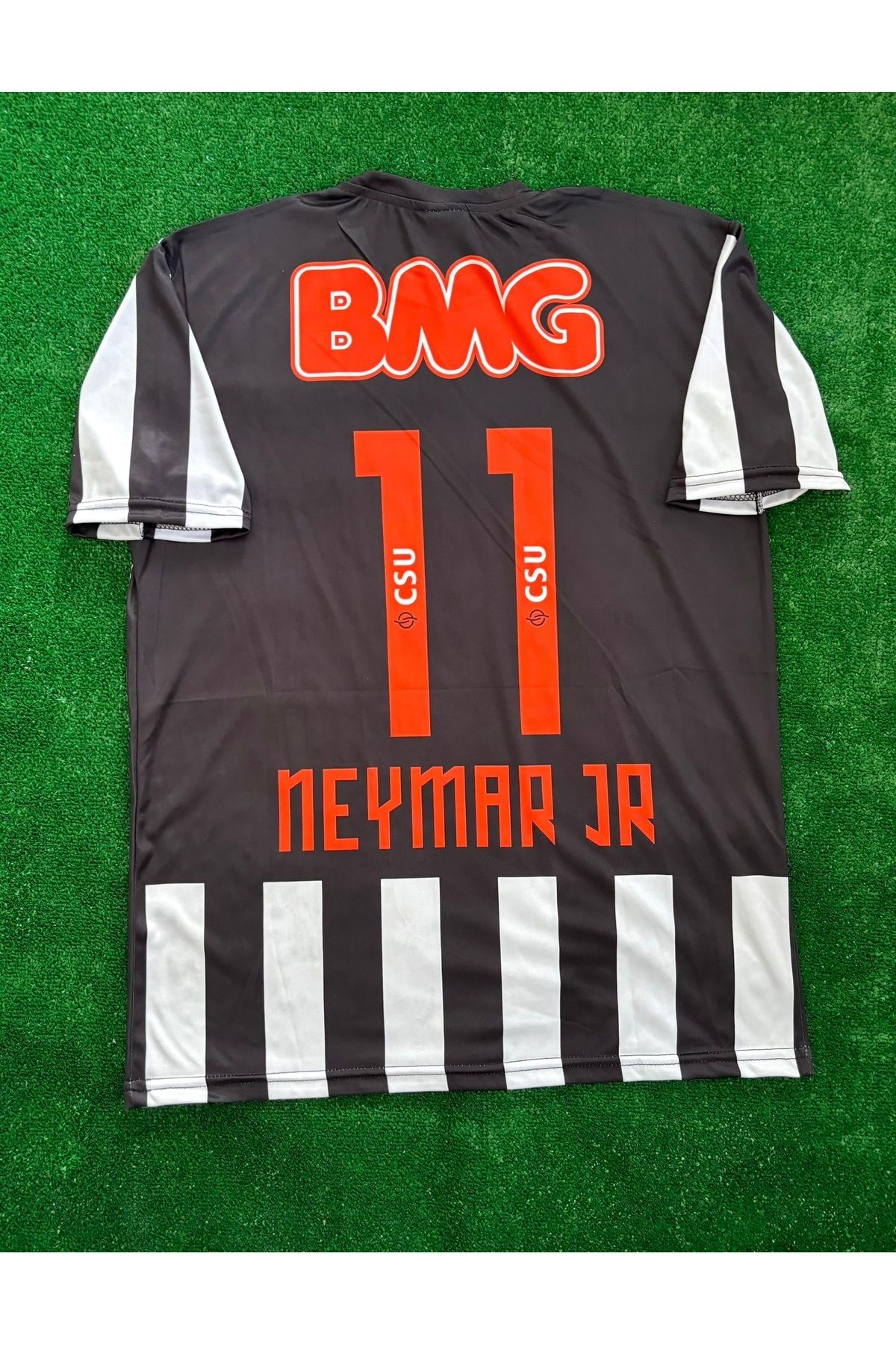 Neymar JR 11 Santos 2011/12 Forması Çubuklu Neymar JR 11 Santos 2011/12 Forması Çubuklu