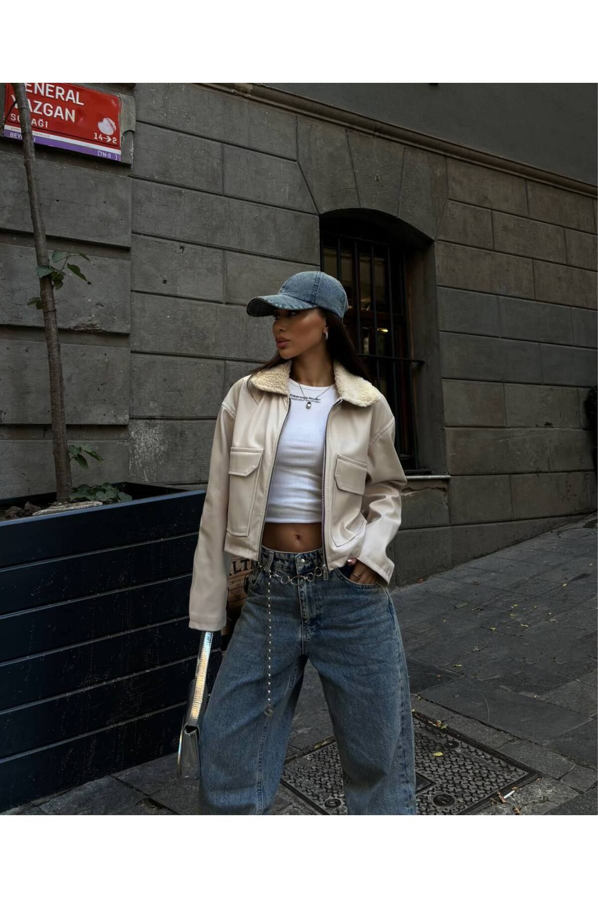 Yaka Peluş Detay Deri Ceket Yaka Peluş Detay Deri Ceket