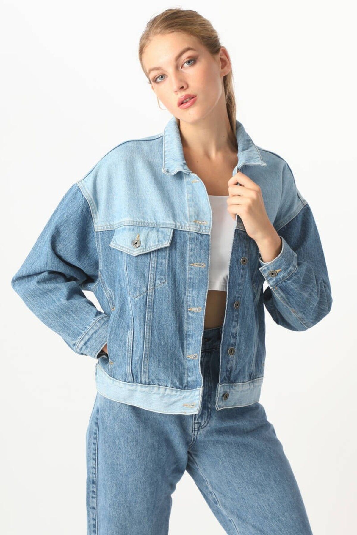 Kadın Renk Bloklu Oversize Jean Ceket Mavi Kadın Renk Bloklu Oversize Jean Ceket Mavi