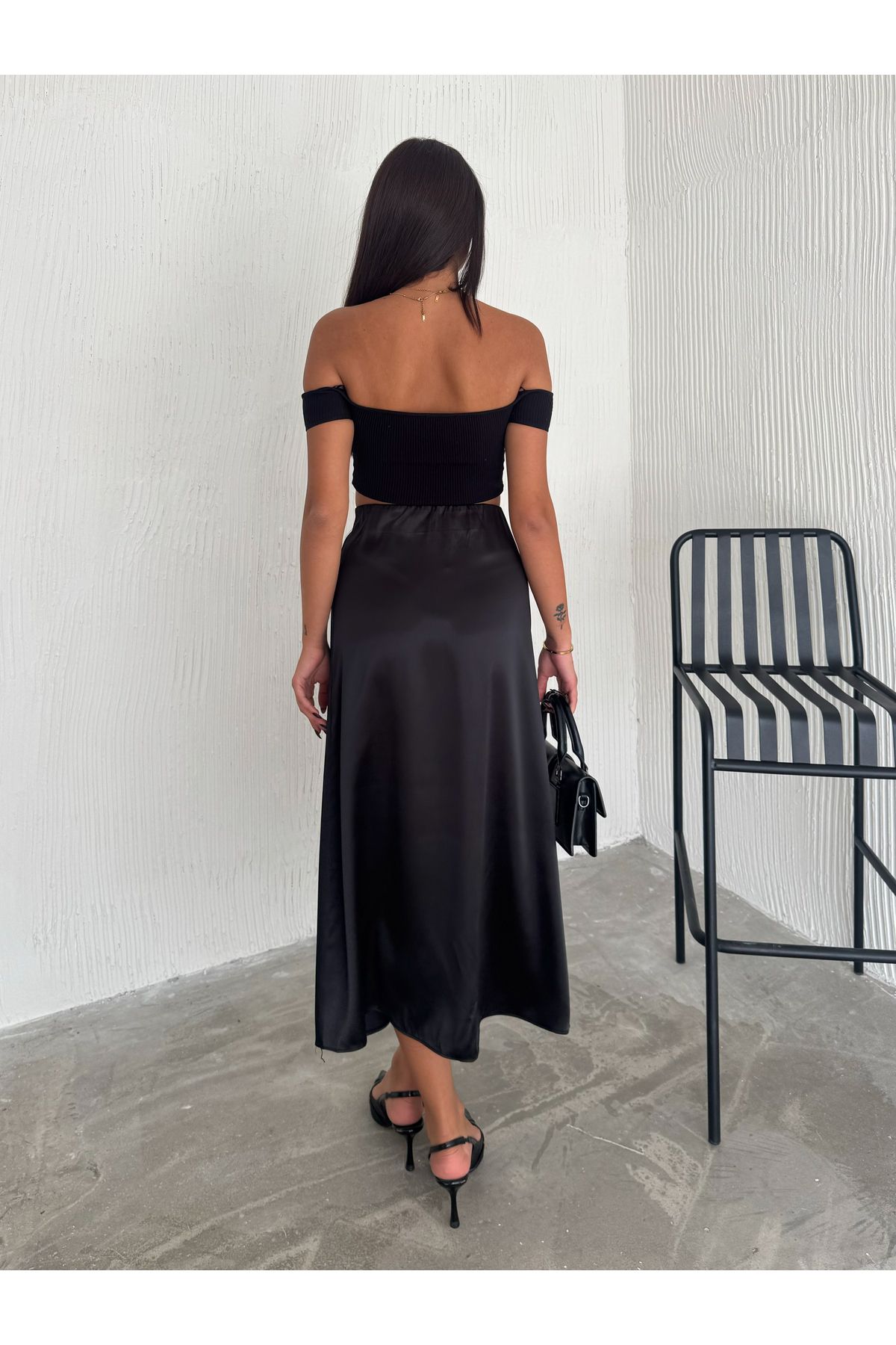 SATEN ETEK DOKULU YÜKSEK BEL KALIN SATEN 88 CM / SATIN SKIRT TEXTURED HIGH WAIST THICK SATIN SATEN ETEK DOKULU YÜKSEK BEL KALIN SATEN 88 CM / SATIN SKIRT TEXTURED HIGH WAIST THICK SATIN