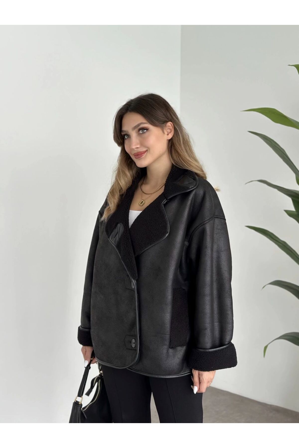 Kadın Oversize İçi Kürklü Deri Ceket Mont Kadın Oversize İçi Kürklü Deri Ceket Mont
