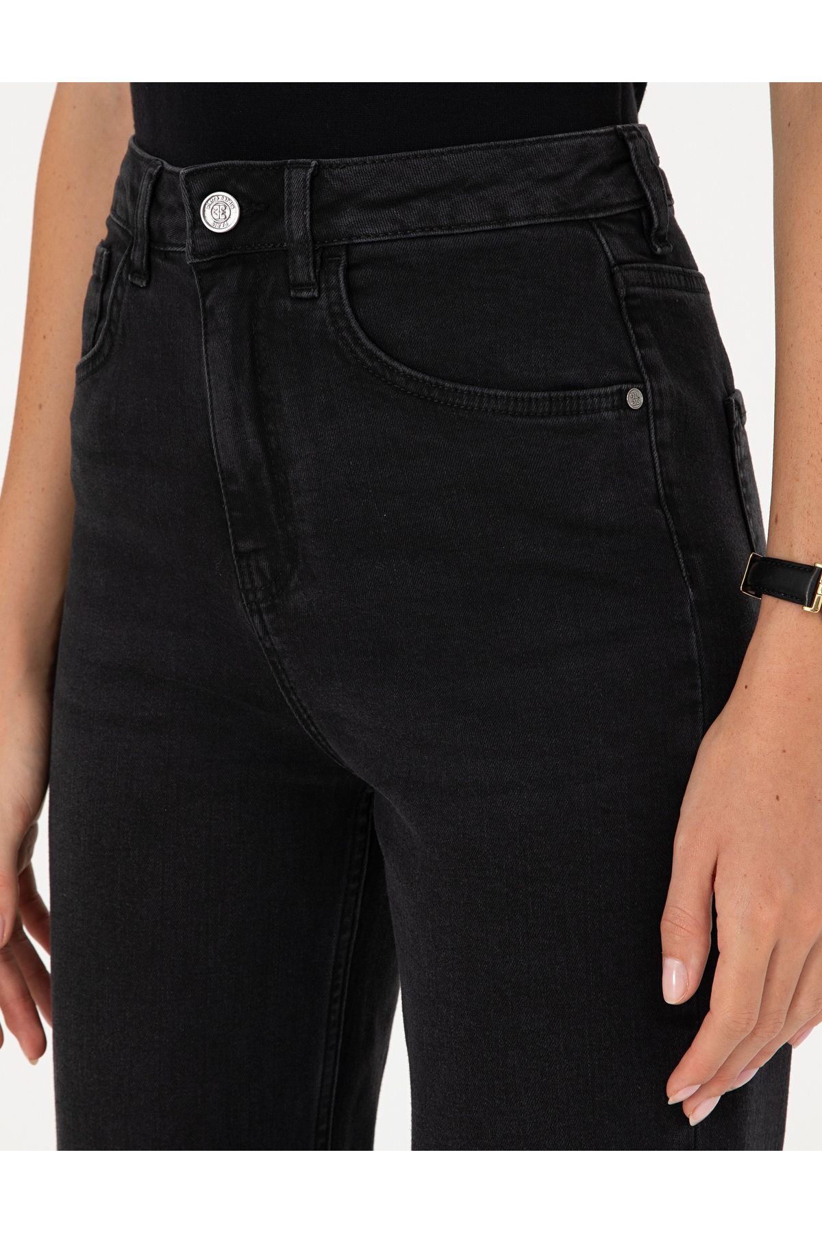 Siyah Mom Fit Jean Pantolon 50294340-VR046