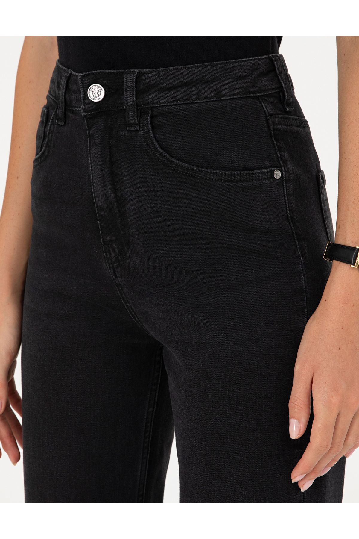 Siyah Mom Fit Jean Pantolon 50294340-VR046 Siyah Mom Fit Jean Pantolon 50294340-VR046