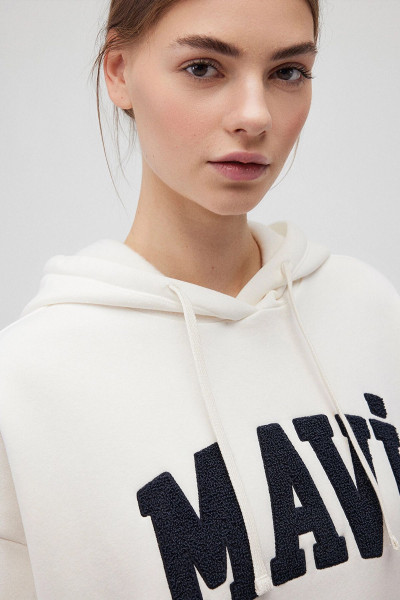 Logo Nakışlı Kapüşonlu Beyaz Sweatshirt Oversize / Geniş Kesim 1S10175-80194 Logo Nakışlı Kapüşonlu Beyaz Sweatshirt Oversize / Geniş Kesim 1S10175-80194