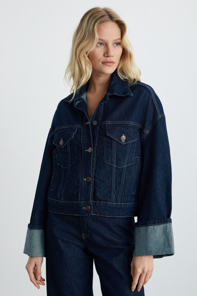 Rıanne Kadın Regular Fit Kol Ucu Katlama Detaylı Çift Cepli Denim Mavi Ceket Rıanne Kadın Regular Fit Kol Ucu Katlama Detaylı Çift Cepli Denim Mavi Ceket