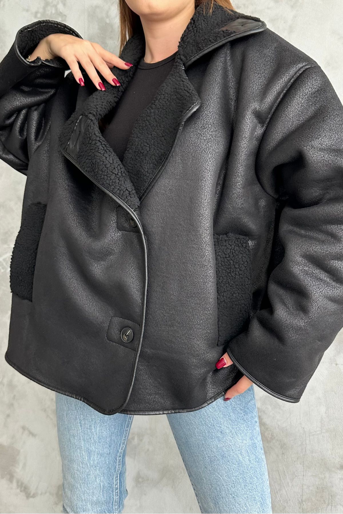 Oversize Kesim Düğmeli İçi Kürklü Suet Mont Ceket Oversize Kesim Düğmeli İçi Kürklü Suet Mont Ceket