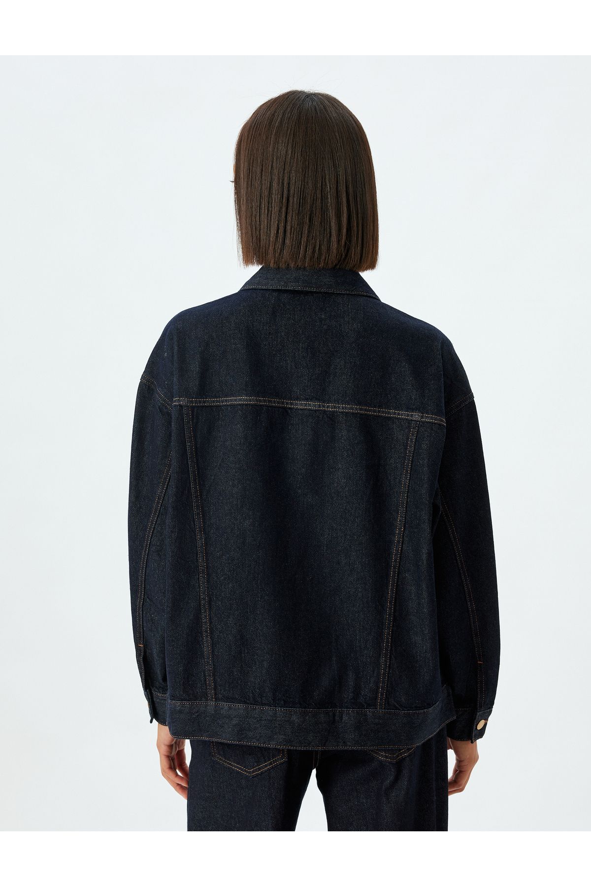 Oversize Kot Ceket Dikiş Detaylı Klasik Yaka Düğmeli Cepli Oversize Kot Ceket Dikiş Detaylı Klasik Yaka Düğmeli Cepli