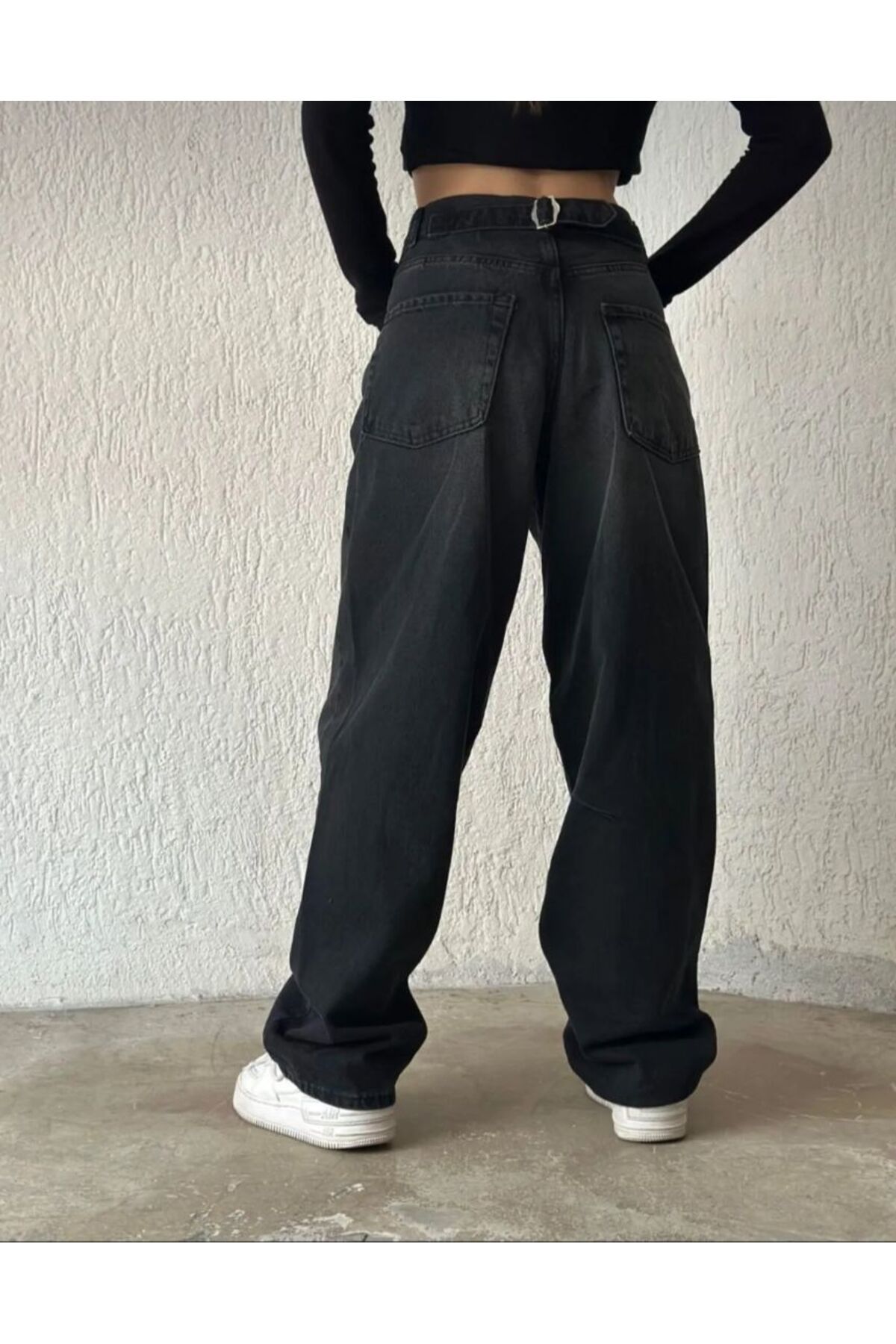 Kadın Siyah Yüksek Bel Kemer Detaylı Bol Paça Rahat Kalıp Baggy Pantolon Kadın Siyah Yüksek Bel Kemer Detaylı Bol Paça Rahat Kalıp Baggy Pantolon