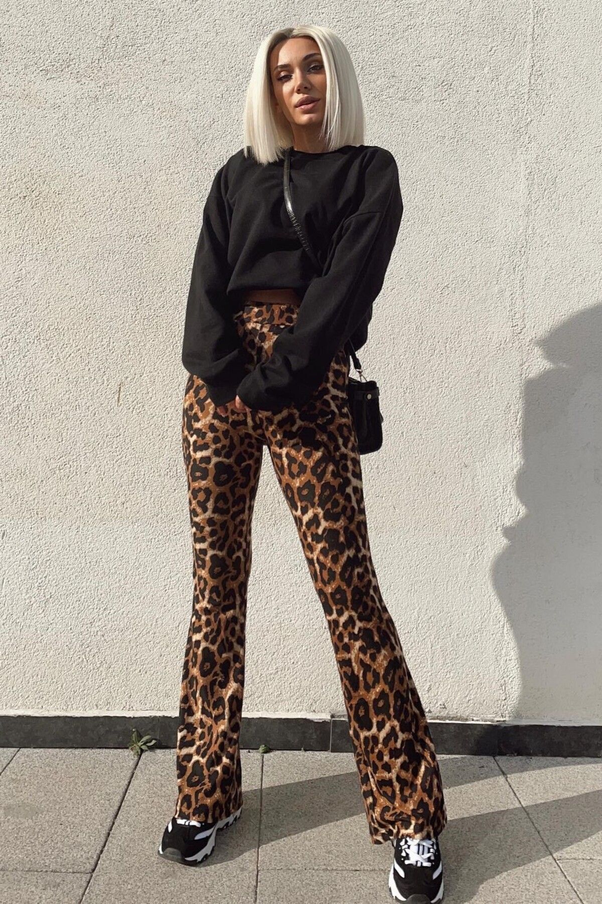 Leopar Desenli Yüksek Bel Likralı Ispanyol Paça Pantolon 100 Cm Leopar Desenli Yüksek Bel Likralı Ispanyol Paça Pantolon 100 Cm