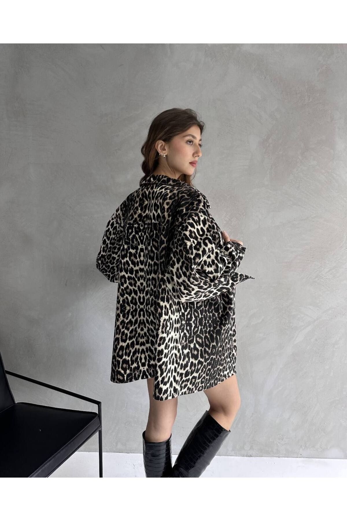 Leopar Desenli Çift Cep Oversize Denim Gömlek Ceket Leopar Desenli Çift Cep Oversize Denim Gömlek Ceket