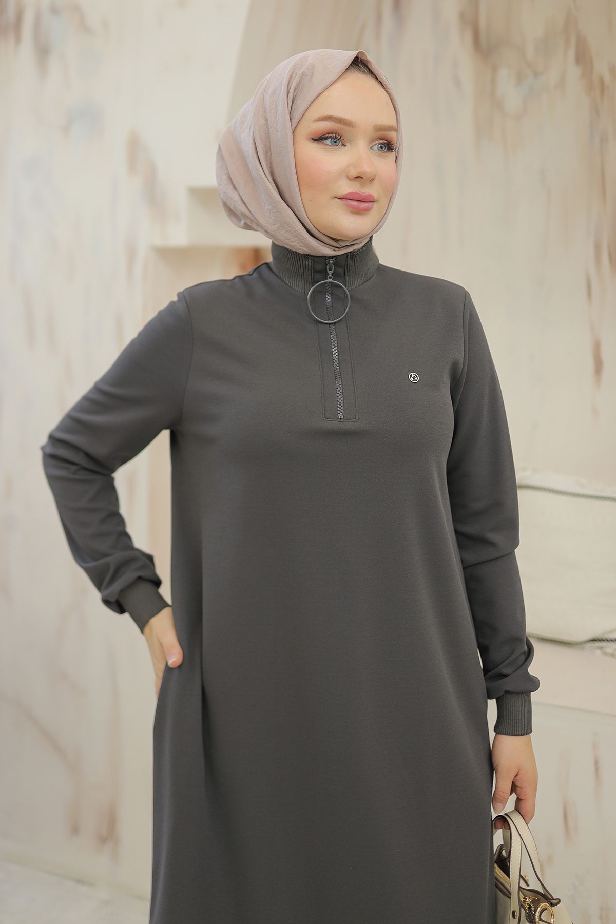 Trend Halkalı Fermuar ve Yüksek Yaka Tunik 24KT436 Trend Halkalı Fermuar ve Yüksek Yaka Tunik 24KT436