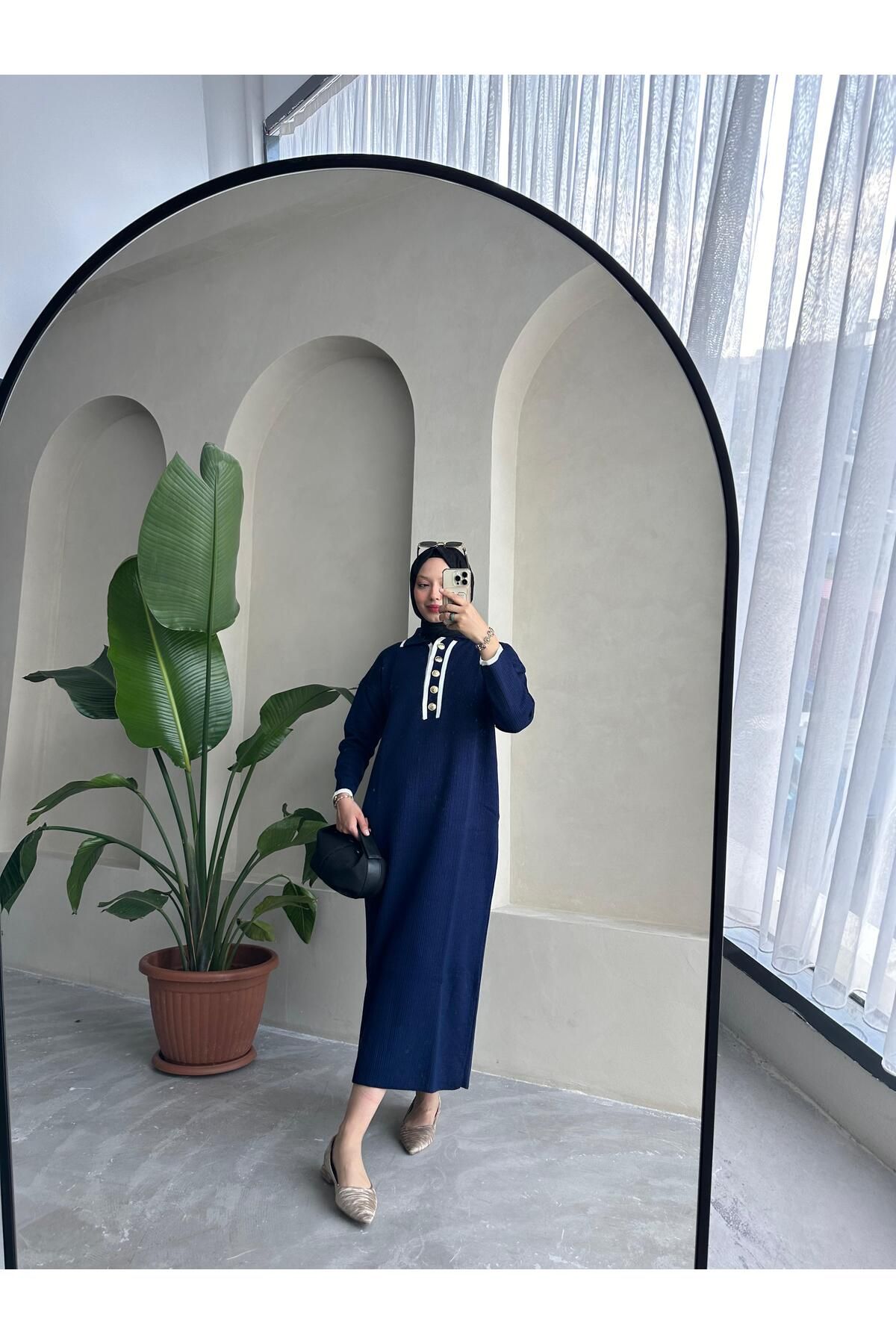 Oversize Düğmeli V Yaka Fitilli Triko Tesettür Elbise Fitilli Uzun Kışlık Tam Boy Elbise Oversize Düğmeli V Yaka Fitilli Triko Tesettür Elbise Fitilli Uzun Kışlık Tam Boy Elbise