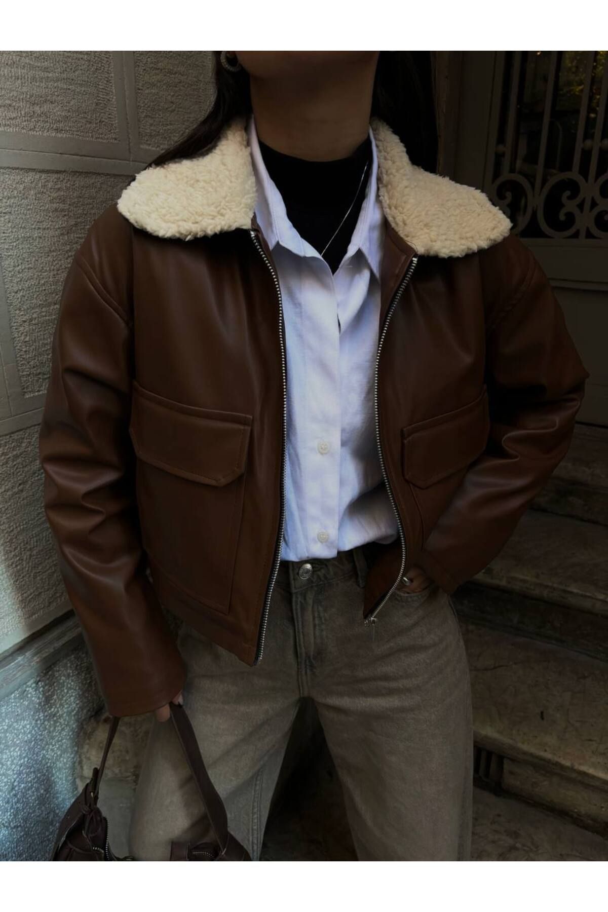 Yaka Peluş Detay Deri Ceket Yaka Peluş Detay Deri Ceket