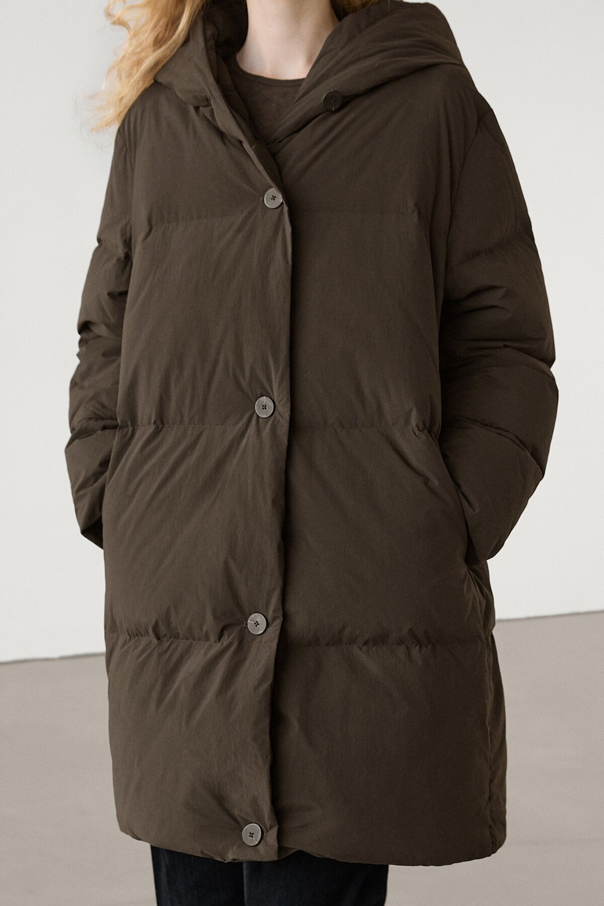 Kapüşonlu kuş tüyü şişme mont Kapüşonlu kuş tüyü şişme mont