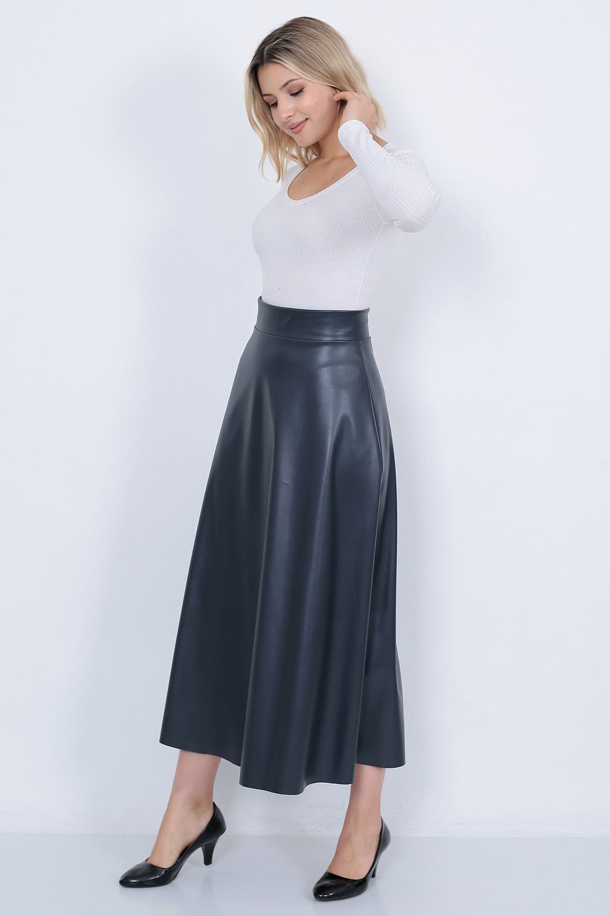 Kadın Suni Deri Lacivert Uzun Tesettür Kloş Mevlana Etek Faux Leather Kadın Suni Deri Lacivert Uzun Tesettür Kloş Mevlana Etek Faux Leather
