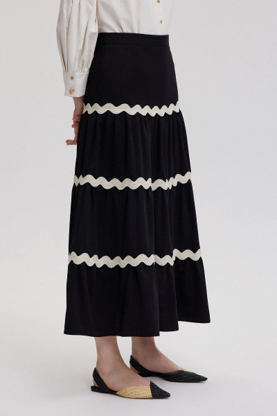 ŞERİT DETAYLI VOLAN ETEK ŞERİT DETAYLI VOLAN ETEK